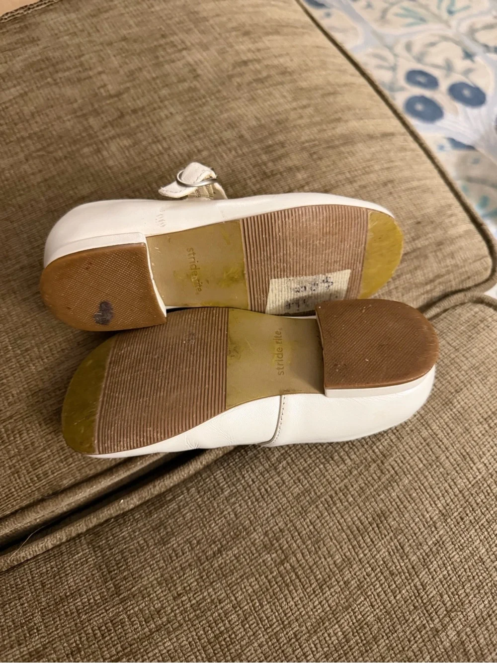 Stride-rite Ivory Size 9 M Leather Mary Jane Shoes